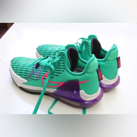 Nike LeBron Witness 6  shoes main image 6